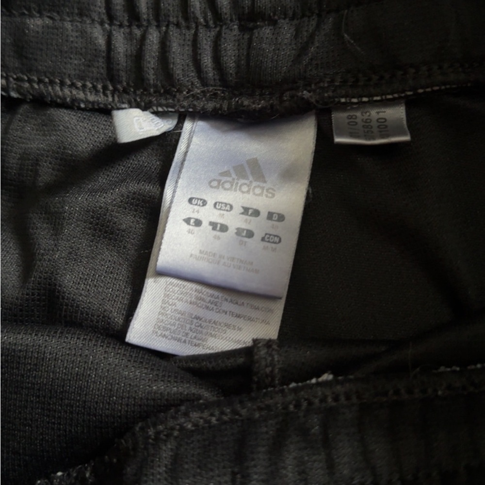 Adidas shorts - Picture 3 of 3